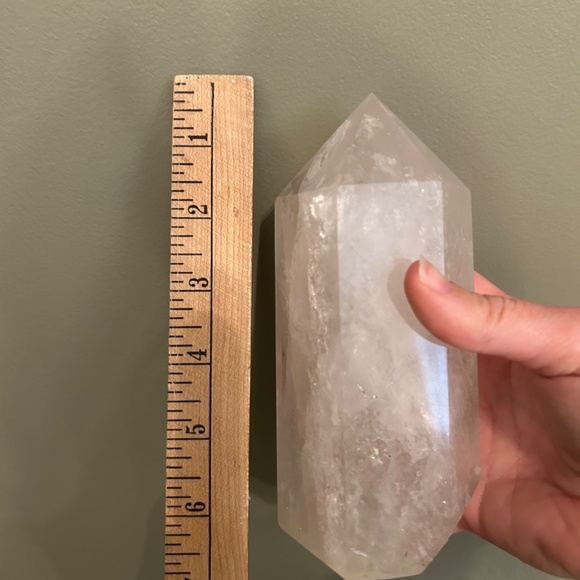 Large chunky clear quartz crystal - Picture 5 of 5